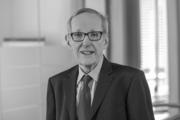 Dr. Axel Brandi